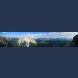 2010-07-09_16-38_Karwendel-HW_Grat7_B-PleisenSp+BergPano3 (1)_Pano2.JPG